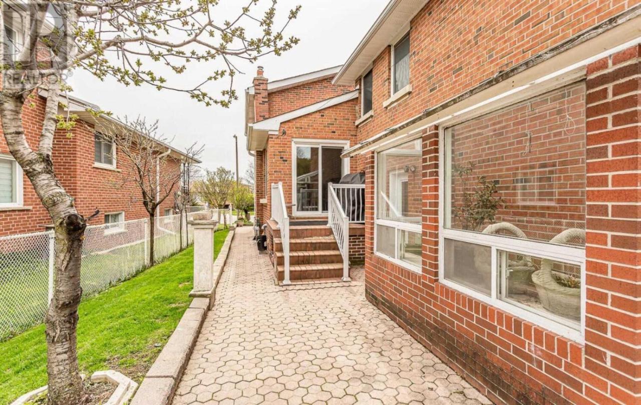 A Home Away Toronto Ngoại thất bức ảnh