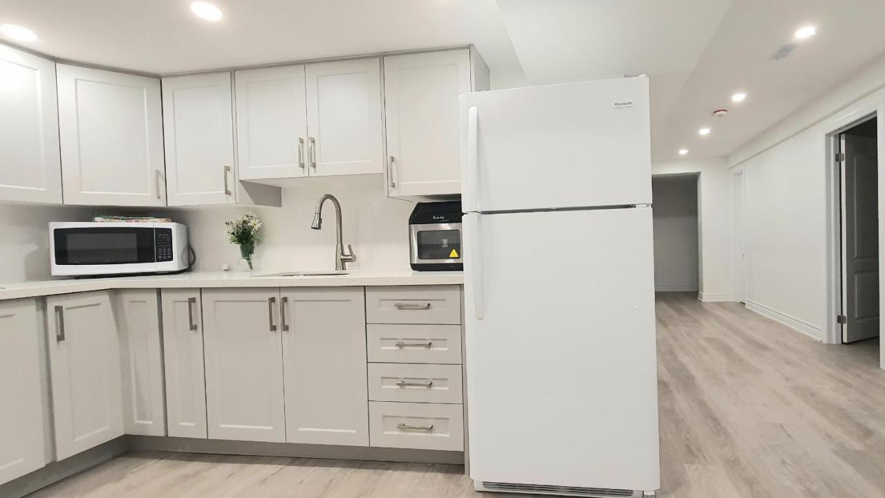 A Home Away Toronto Ngoại thất bức ảnh