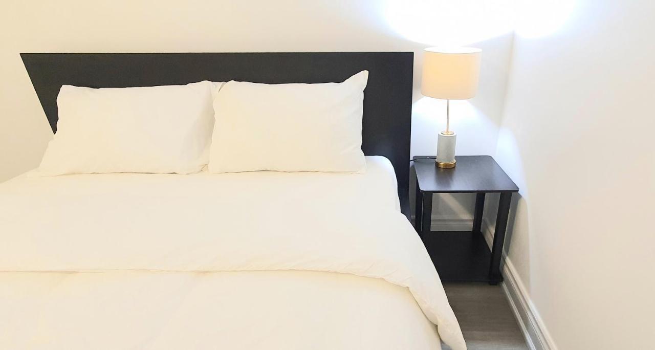 A Home Away Toronto Ngoại thất bức ảnh